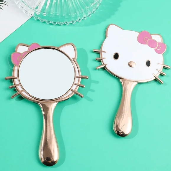 Hello Kitty Mirror - Picture 10 of 13